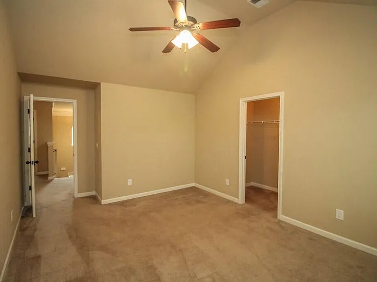 2733 Huntcliffe Dr — Photo 23