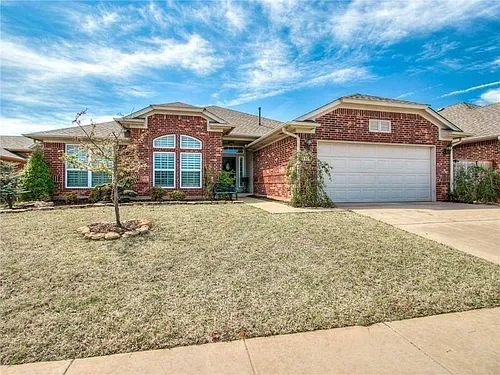 1304 Fairsted Ct Photo 1