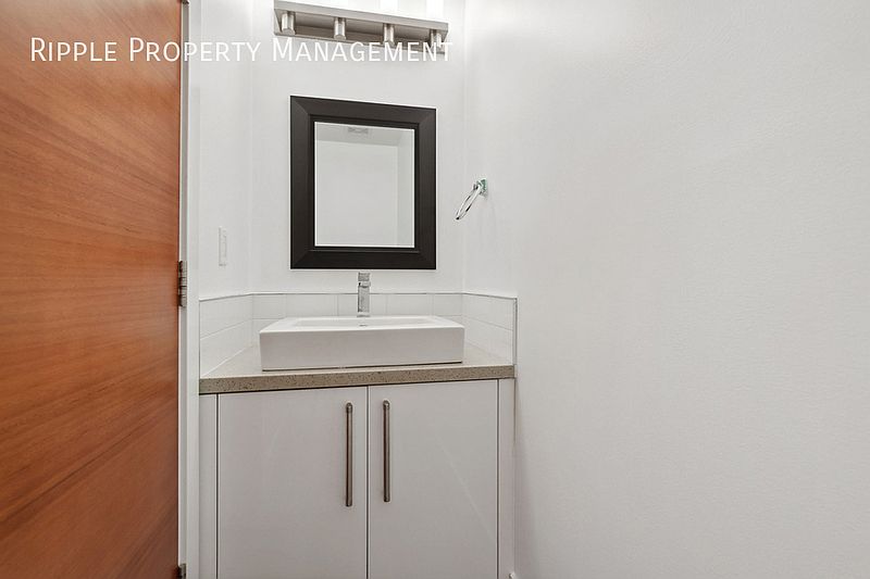 Airdrie Townhouse for rent - 3 Bedrooms — photo 8