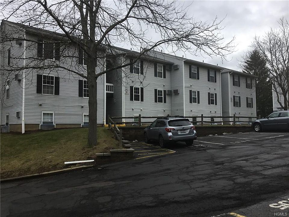 1st image of 10 Lexington Hl Unit 6