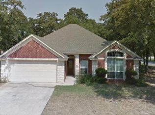 1121 Carpenter St, Azle, TX 76020