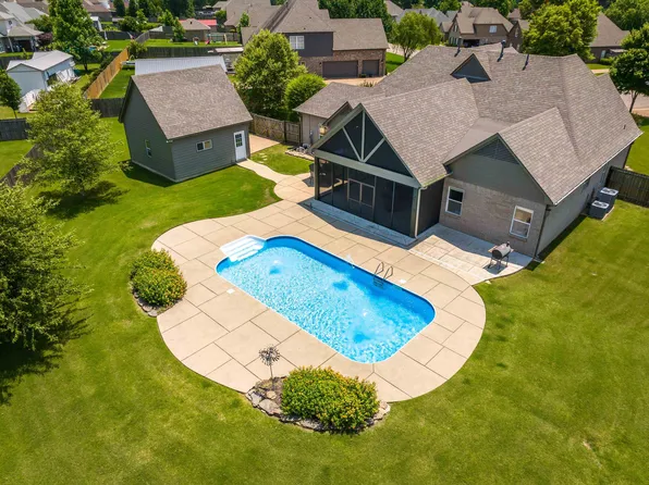 230 Snowbell Cv, Oakland, TN 38060