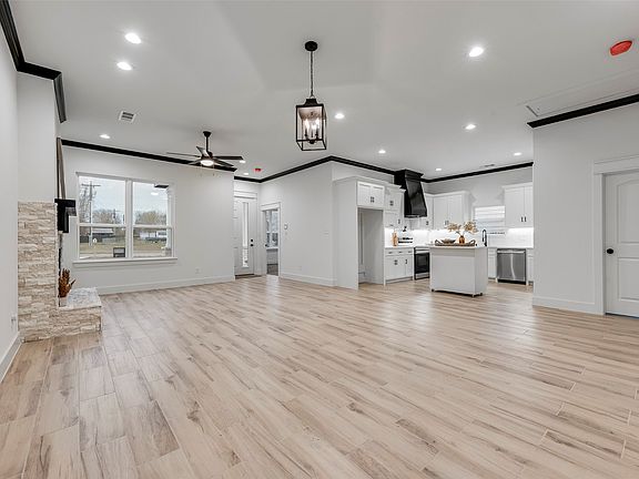 2nd image of 130 Pierson Xing