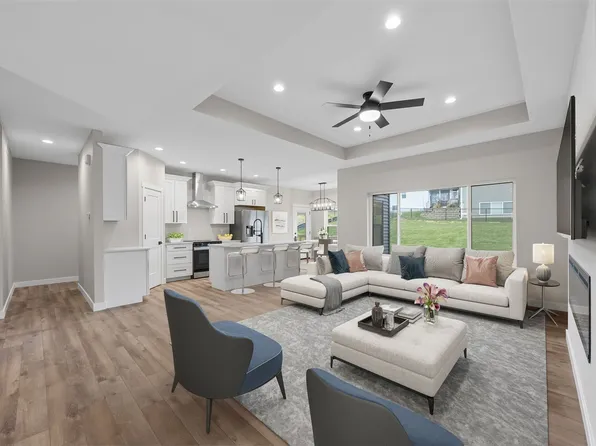 1609 38th St SE, Cedar Rapids, IA 52403