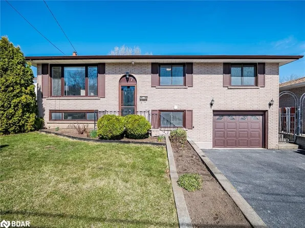 7 Capilano Dr, Hamilton, ON L8K 6A4