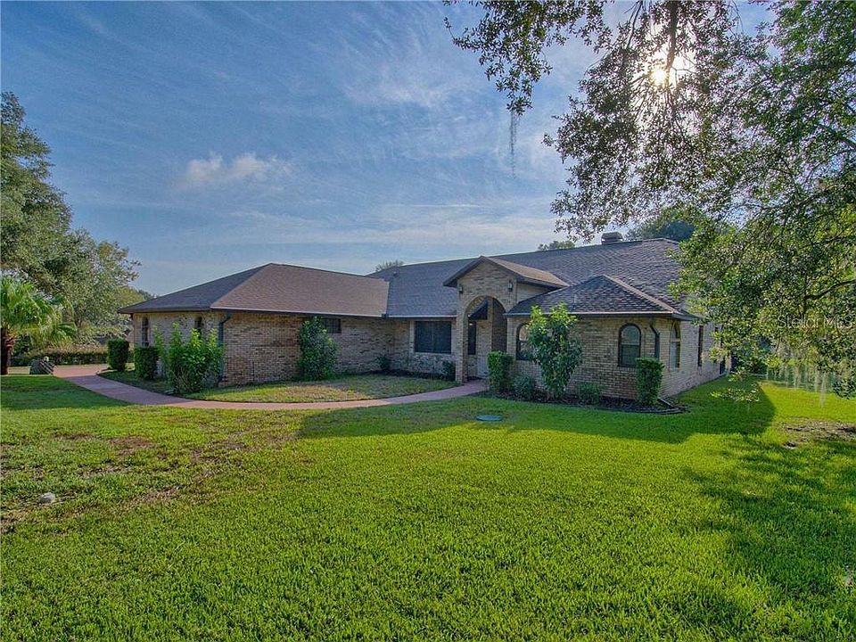 1st image of 39316 Treeline Dr