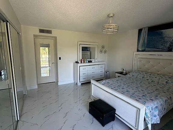 5th image of 4557 Luxemburg Ct