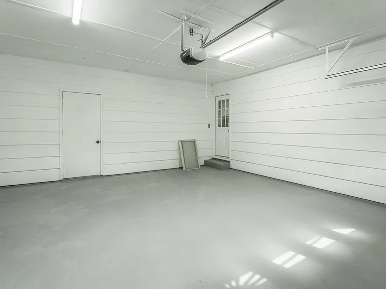 1403 Clearpoint Dr — Photo 28