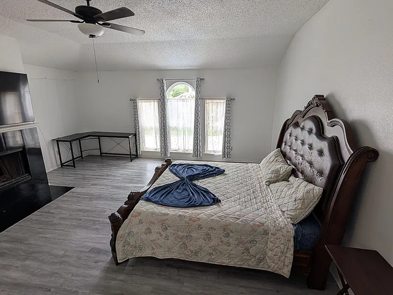 3216 Meadowview Dr — Photo 26