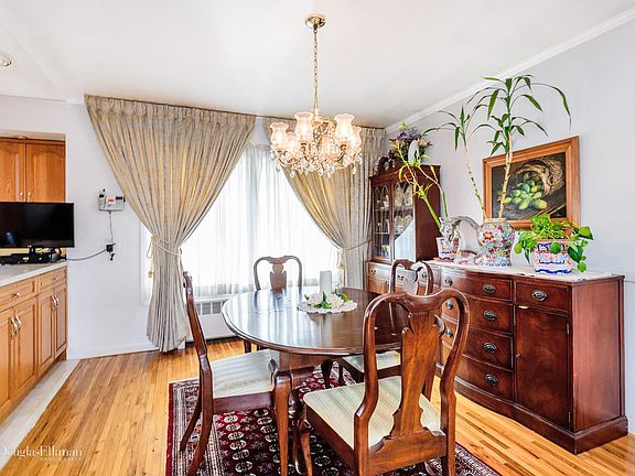4th image of 4008 Hudson Ave