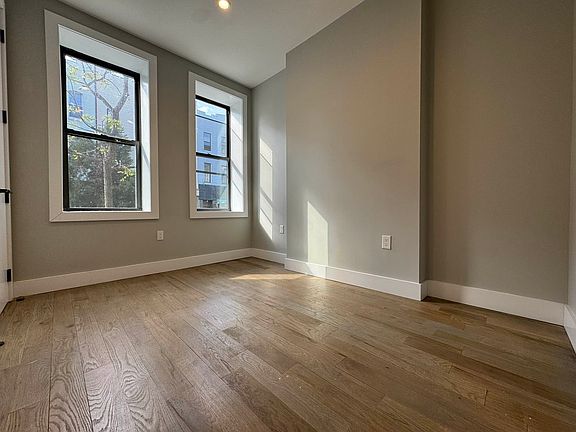 4th image of 252 Melrose St #1F