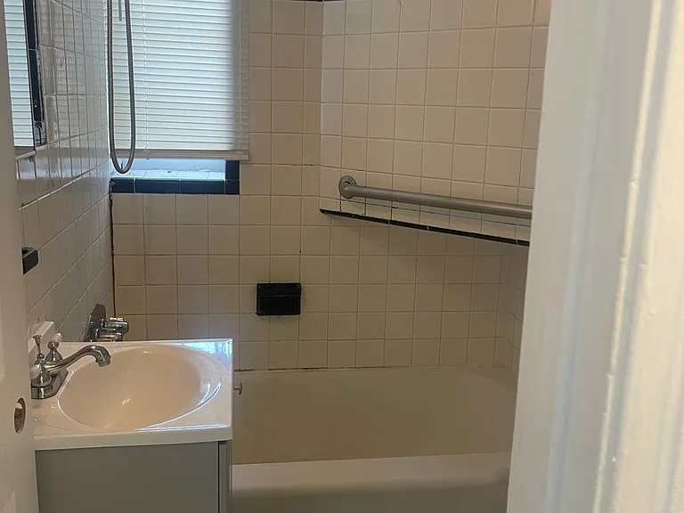 4950 N Miami Ave #B — Photo 10