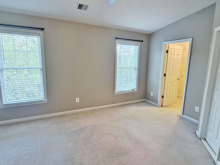 253 N Front St — Photo 23