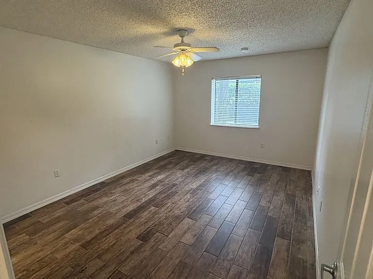 184 Riverbend Dr #101 — Photo 6