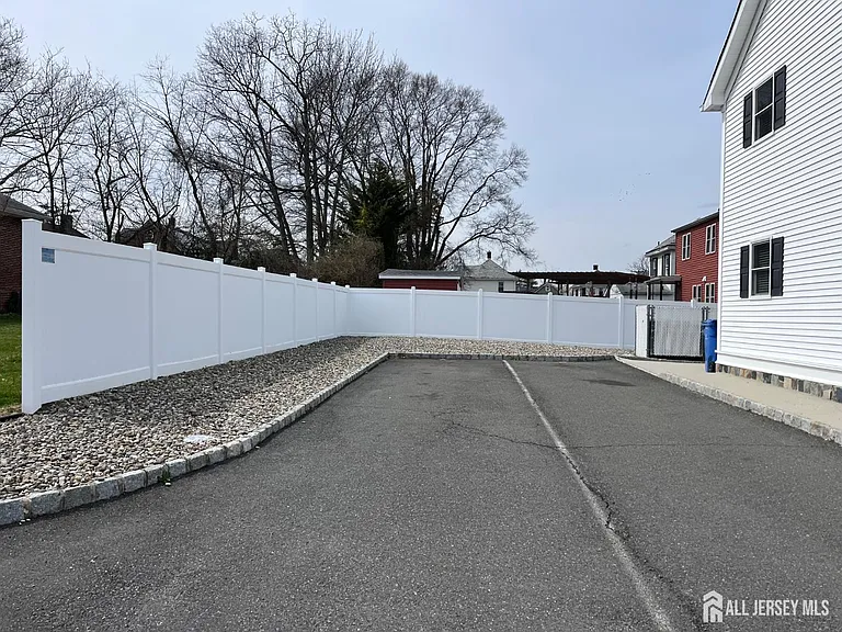 16 E Kupsch St #A — Photo 12