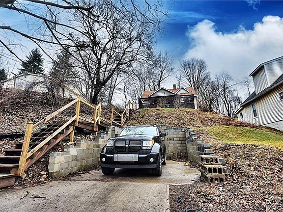 2nd image of 636 Orchard Ave