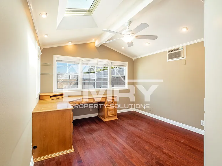 11902 Pine St — Photo 22