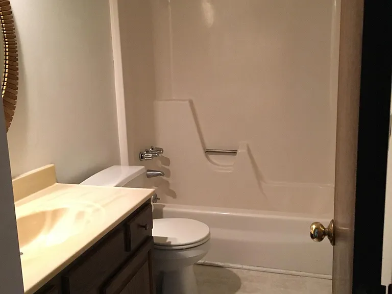 8815 W 77th St — Photo 11