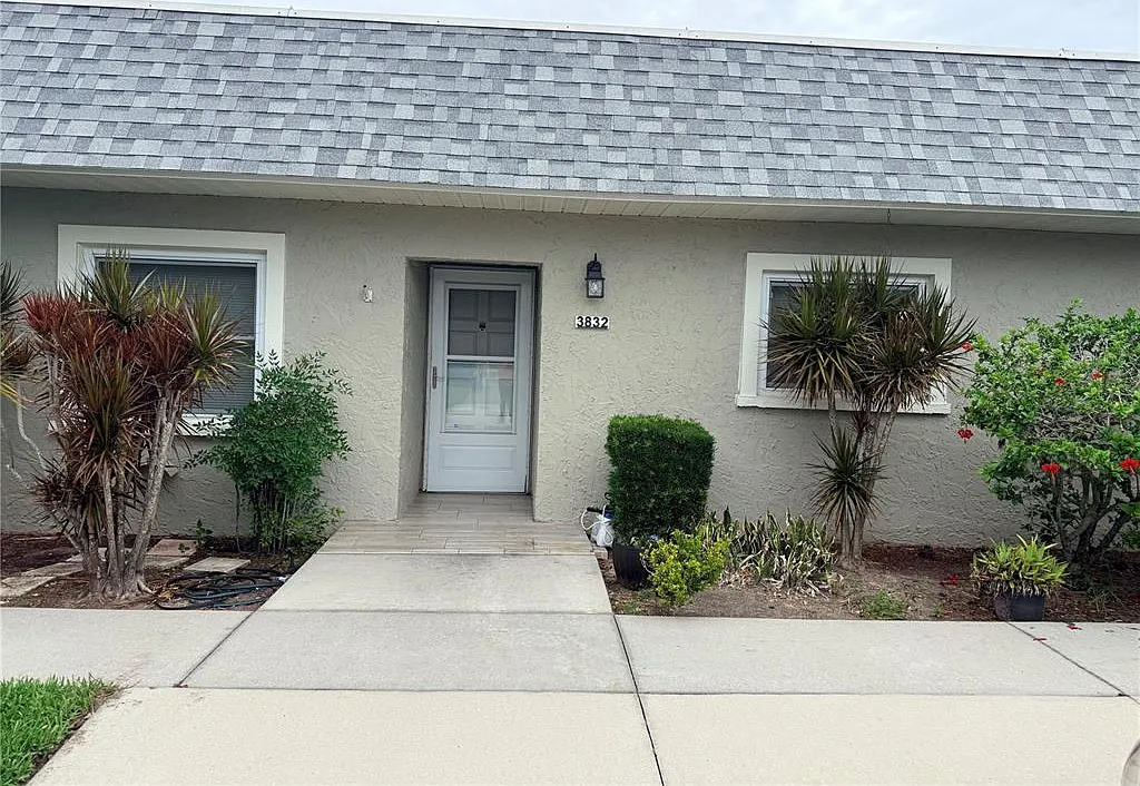 2 bed, 2.0 bath, 956 sqft, $1,495 — Photo 1