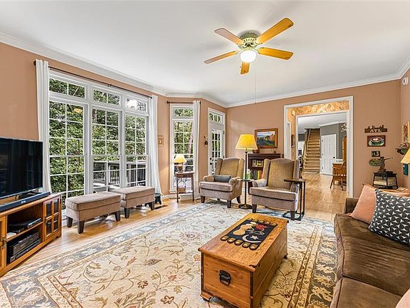 5th image of 625 Varina Way