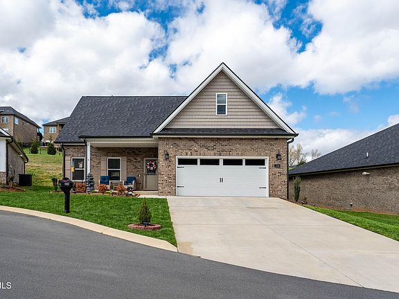 2nd image of 226 Quiet Stroll Ln