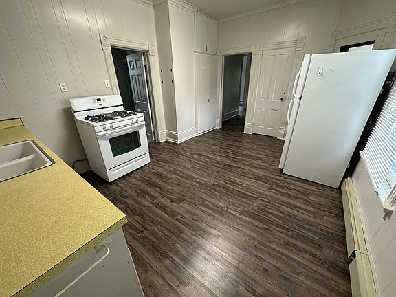 4th image of 617 N Franklin St