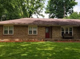 5020 Flintwood Cir, Columbus, IN 47203