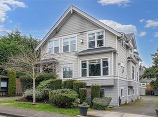 1216 Styles St #D, Victoria, BC V9A3Z5