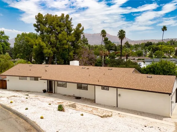 2128 Oak Crest Dr, Riverside, CA 92506