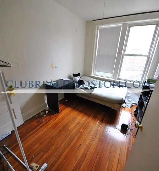 11 Mount Hood Rd #1A — Photo 2