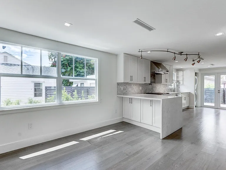 833 Ardmore Rd — Photo 18