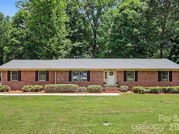 2nd image of 9409 Wedgewood Dr