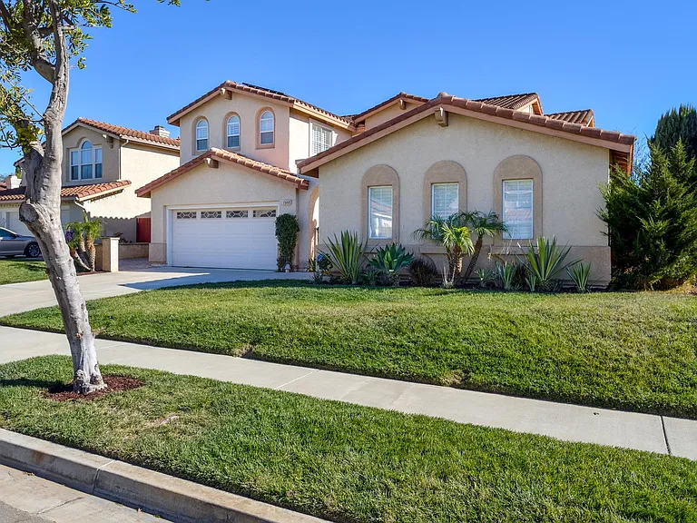 1668 Paseo Maravilla — Photo 3