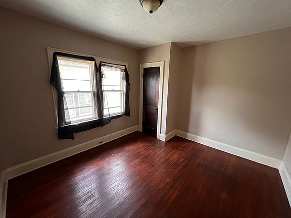 2nd image of 4267 E 131st St #1-2