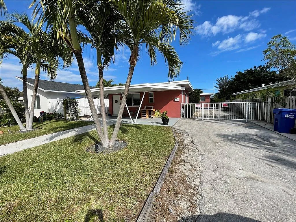 2 bed, 1.0 bath, 650 sqft, $2,000 — Photo 2