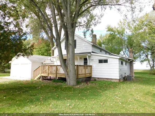 2829 E Shore Dr, Green Bay, WI 54302