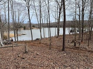 105 Bayview Ct, Laurens, SC 29360