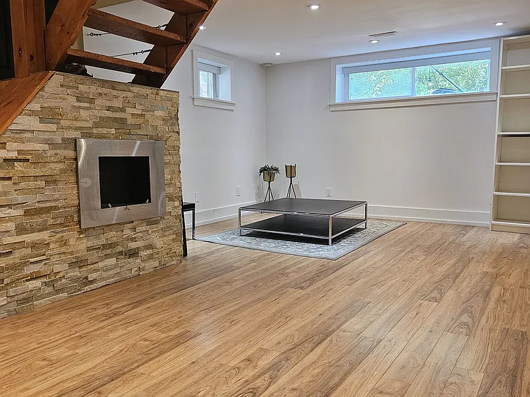 222 Patricia Ave #BASEMENT — Photo 14