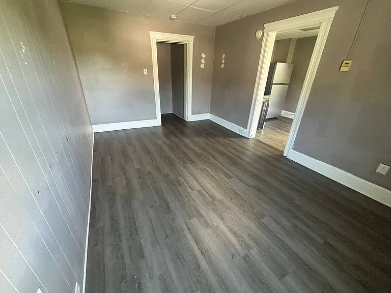 409 W Broad St #5 — Photo 12