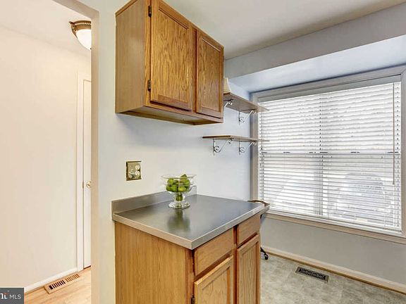 3rd image of 5943 Dungeness Ln
