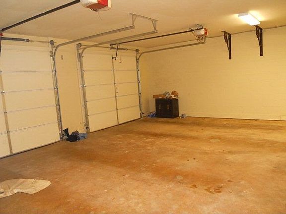 3rd image of 1416 Van Buren Ave #E