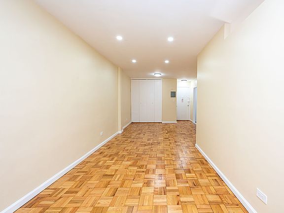 2nd image of 665 Thwaites Pl APT 1E