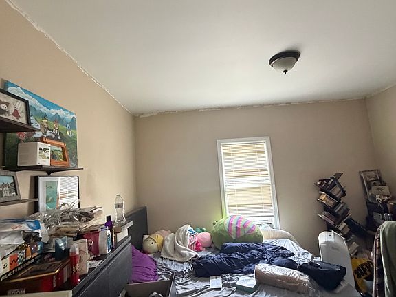 5th image of 86 Dexter Ave #1