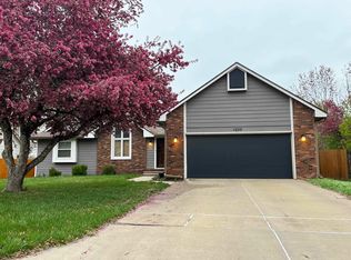 1630 N Pine Grove St, Wichita, KS 67212