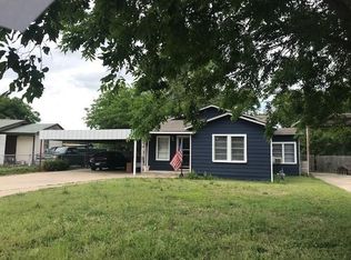 209 Victoria Ave, Azle, TX 76020