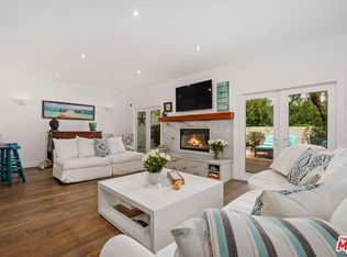 6435 Zumirez Dr APT 10, Malibu, CA 90265