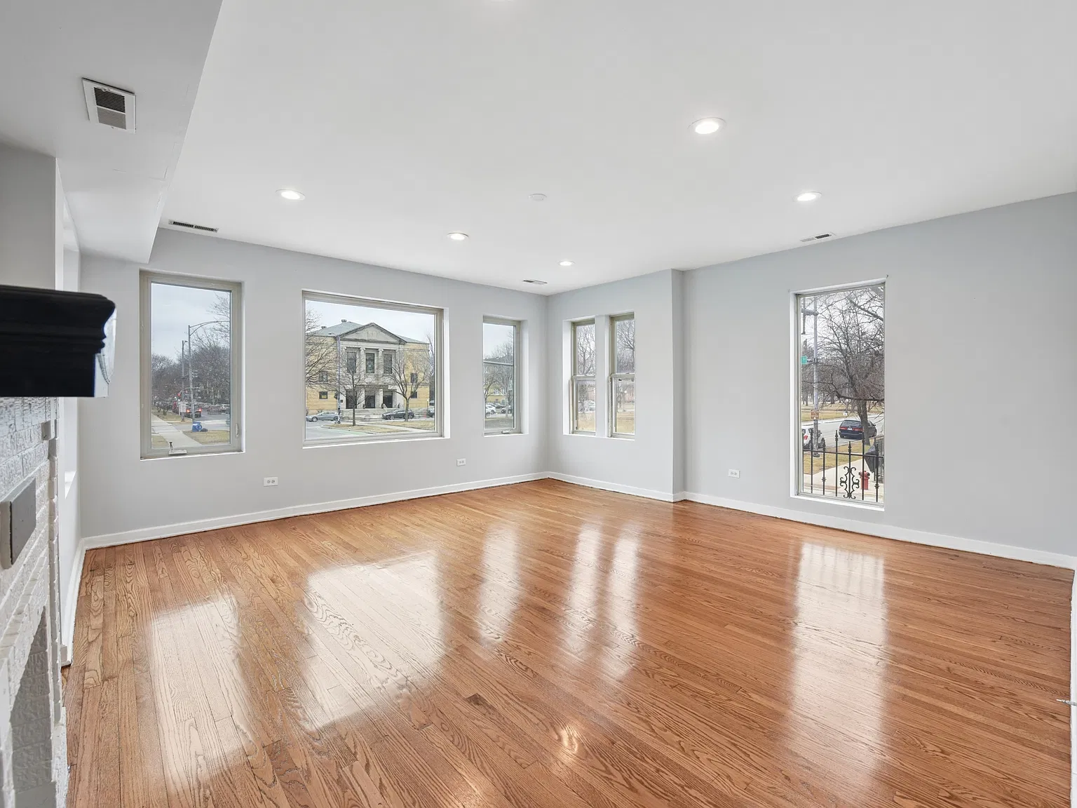 2 bed, 1000 sqft, $1,500 — Photo 4