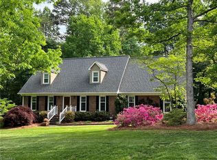 402 Courtland Dr, Elon, NC 27244