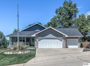 5710 T St, Omaha, NE 68117