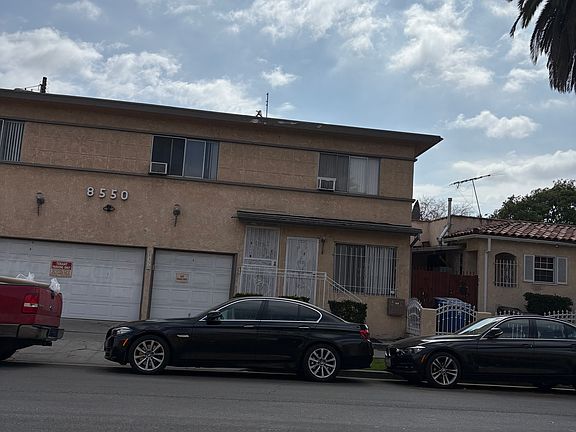 2nd image of 8550 S Sawyer St #2